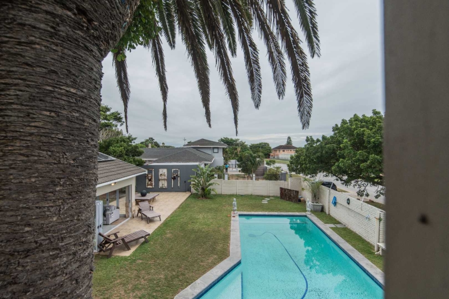 8 Bedroom Property for Sale in Summerstrand Eastern Cape